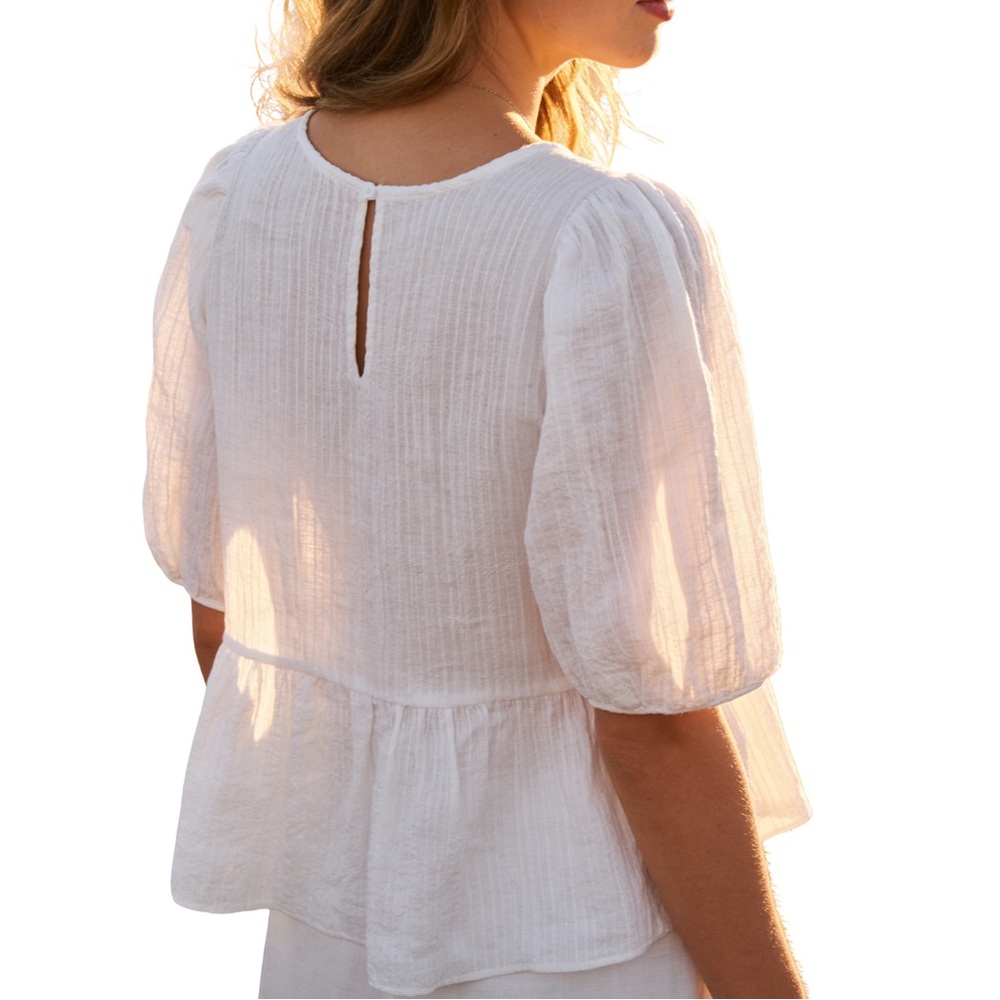 🦙Gauzy Peplum Keyhole Blouse in Vanilla, Size Medium